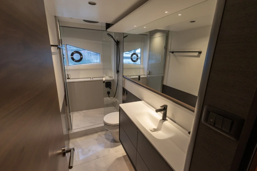 Image of jpeg-optimizer_s65544(9of220).jpg