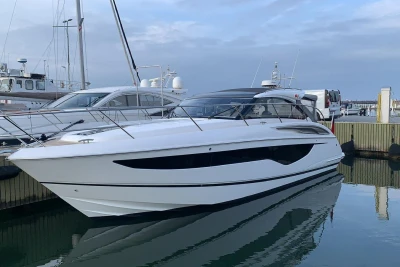 2017 Princess V40 - Photo 1