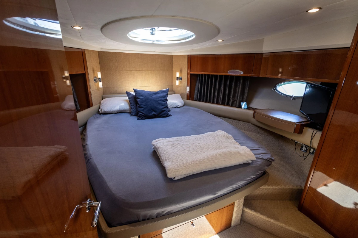 Princess V53 For Sale - Master Cabin
