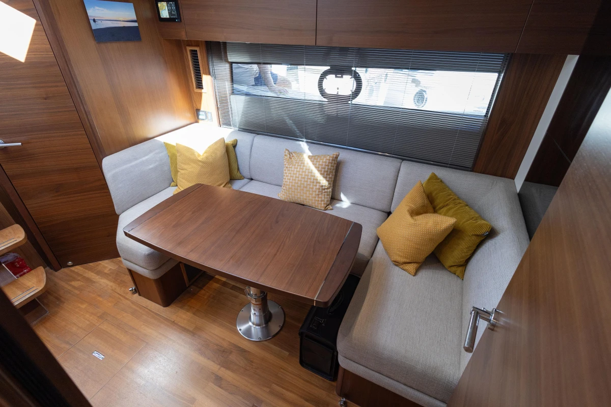 Princess V40 For Sale - Saloon