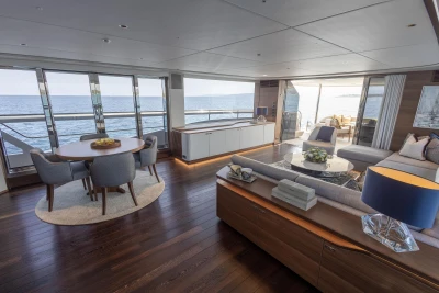 Princess X95 For Sale - Opening doors