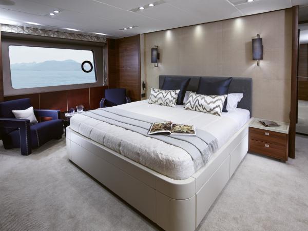 Full beam owner's stateroom