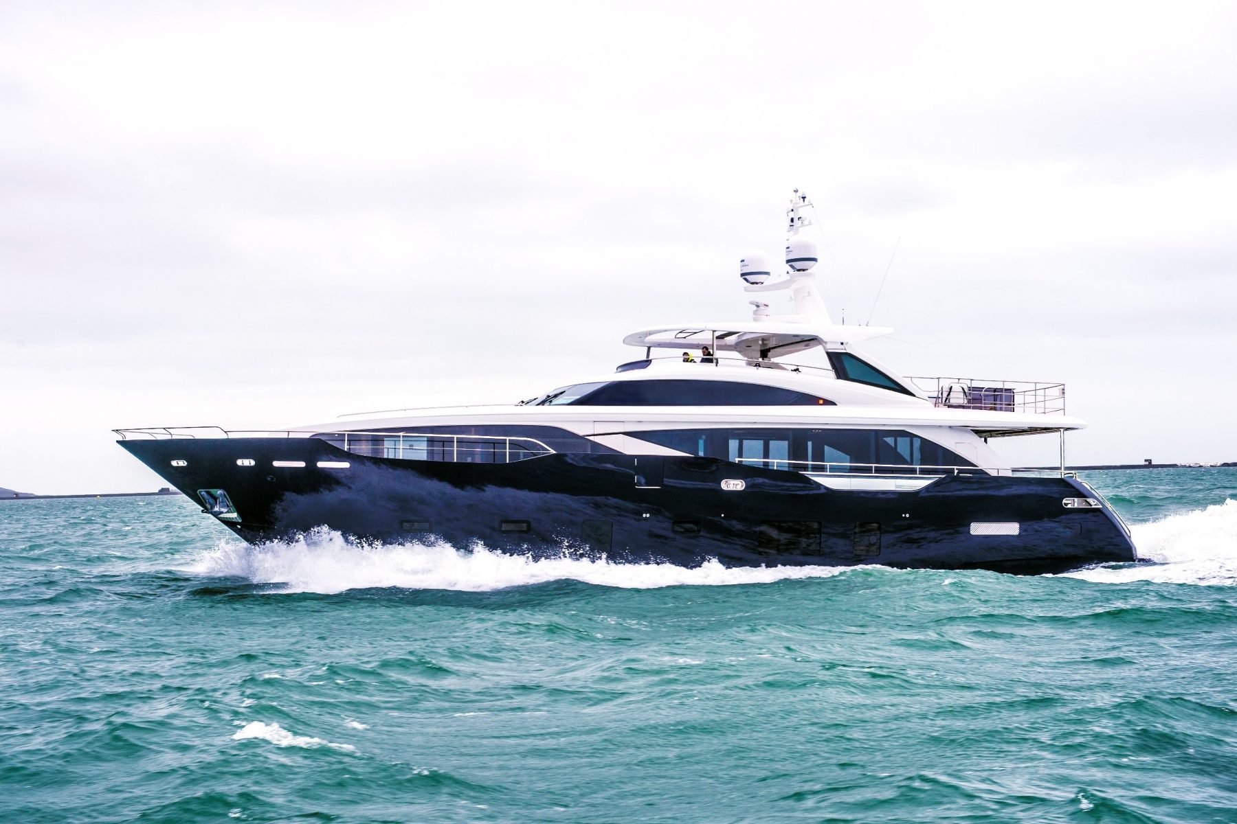 best 30m yachts