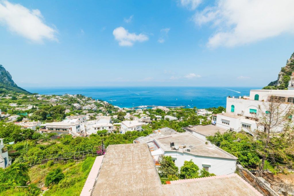 luxury yachting in Capri